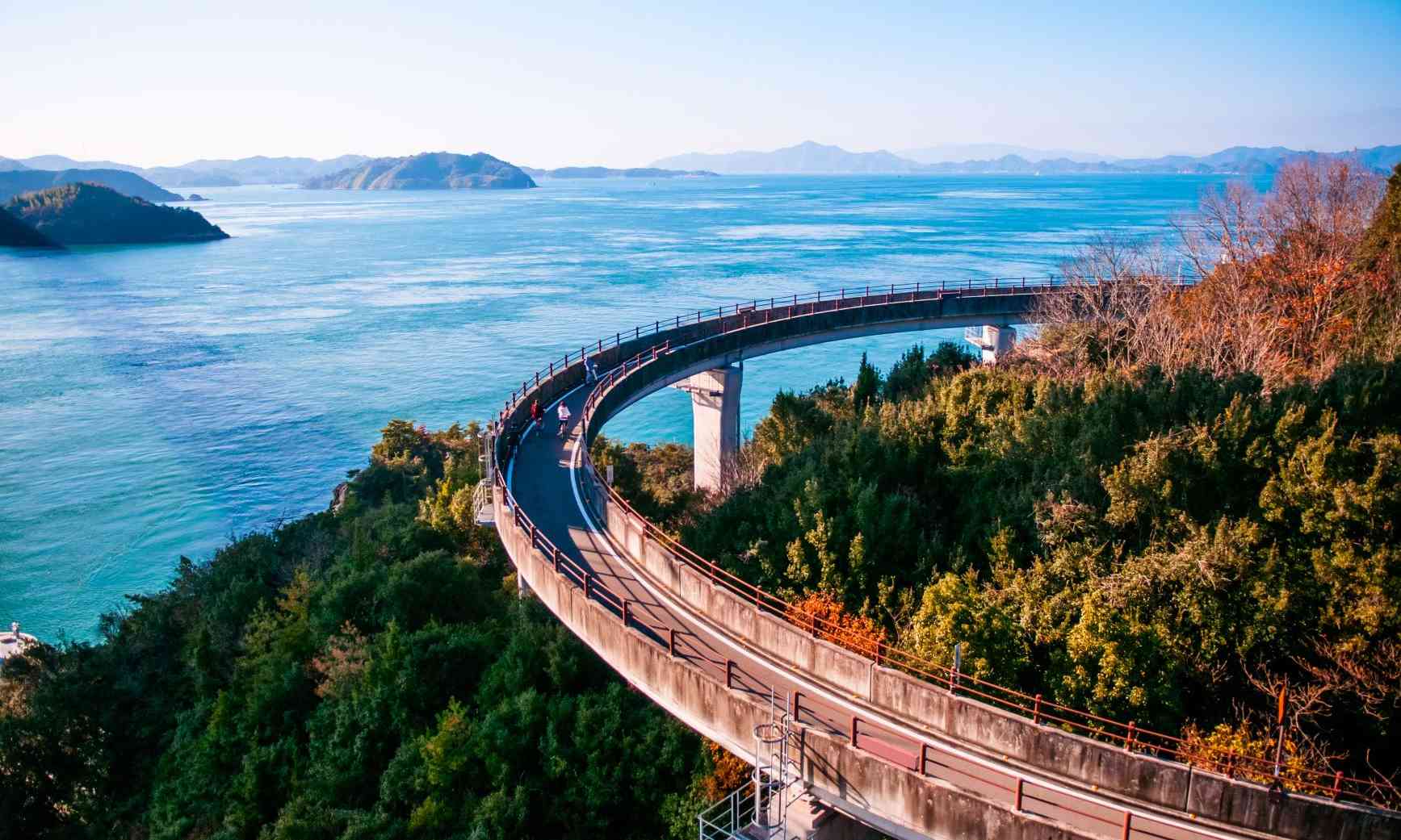  winding way vers Kurushima kaikyo Ohashi bridge