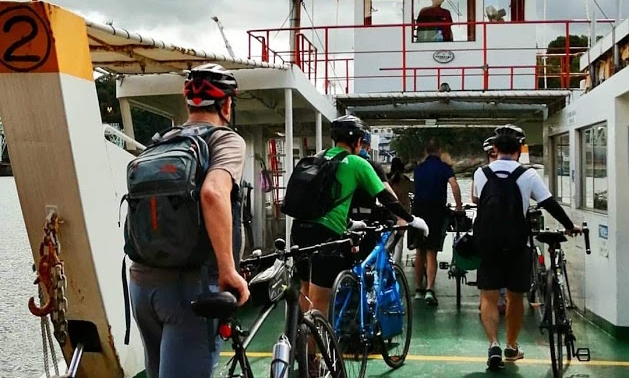 Embarcation au port de Onomichi