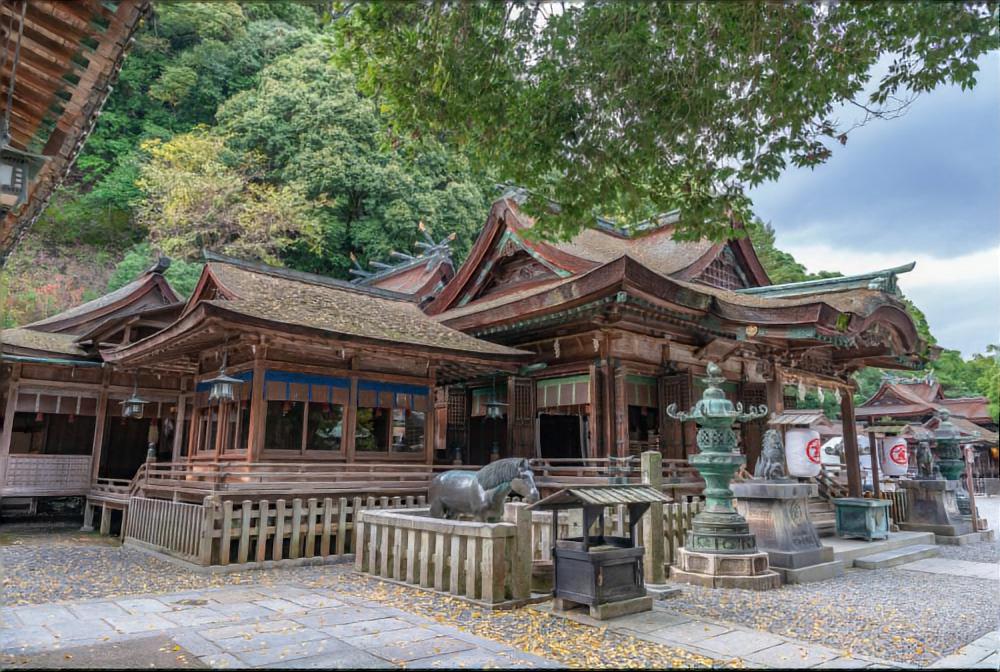 《こんぴらさん》
琴空バス琴平方面行、こんぴらさん入口下車
所要50分