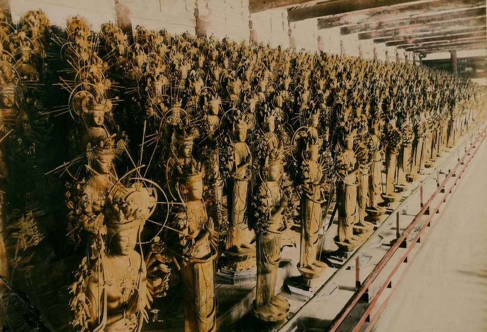 Sanjusangen-do Kyoto 1001 kannon