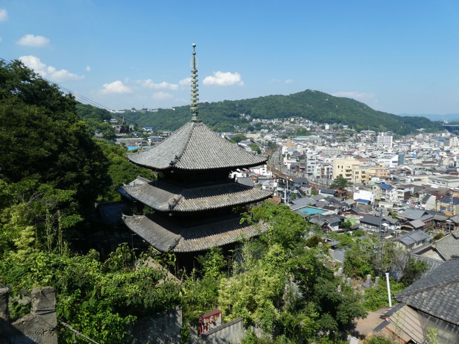 La pagode à trois étages