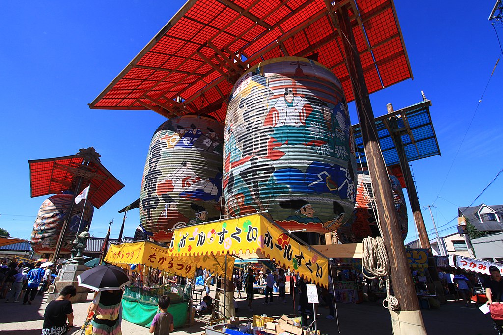 The giant lanterns of Mikawa Ishiki