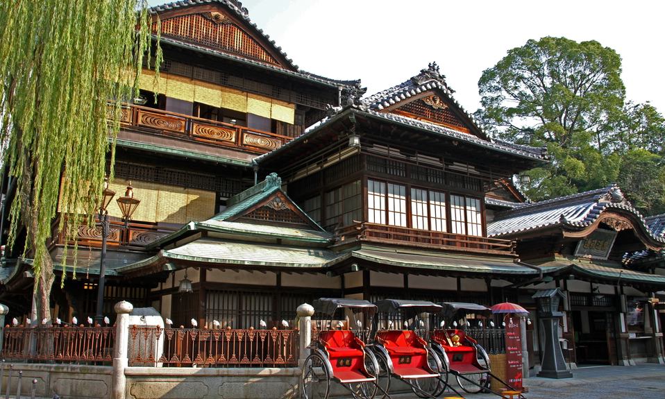 Dogo public bathhouse