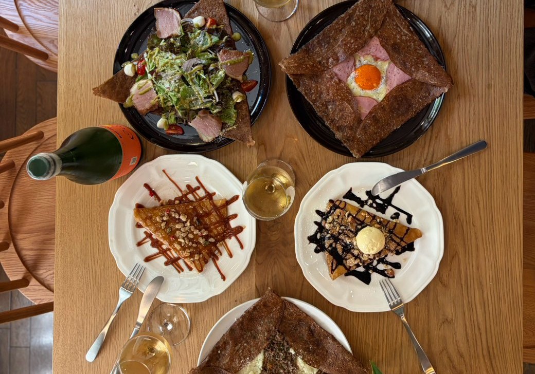 ガレットとクレープの食卓