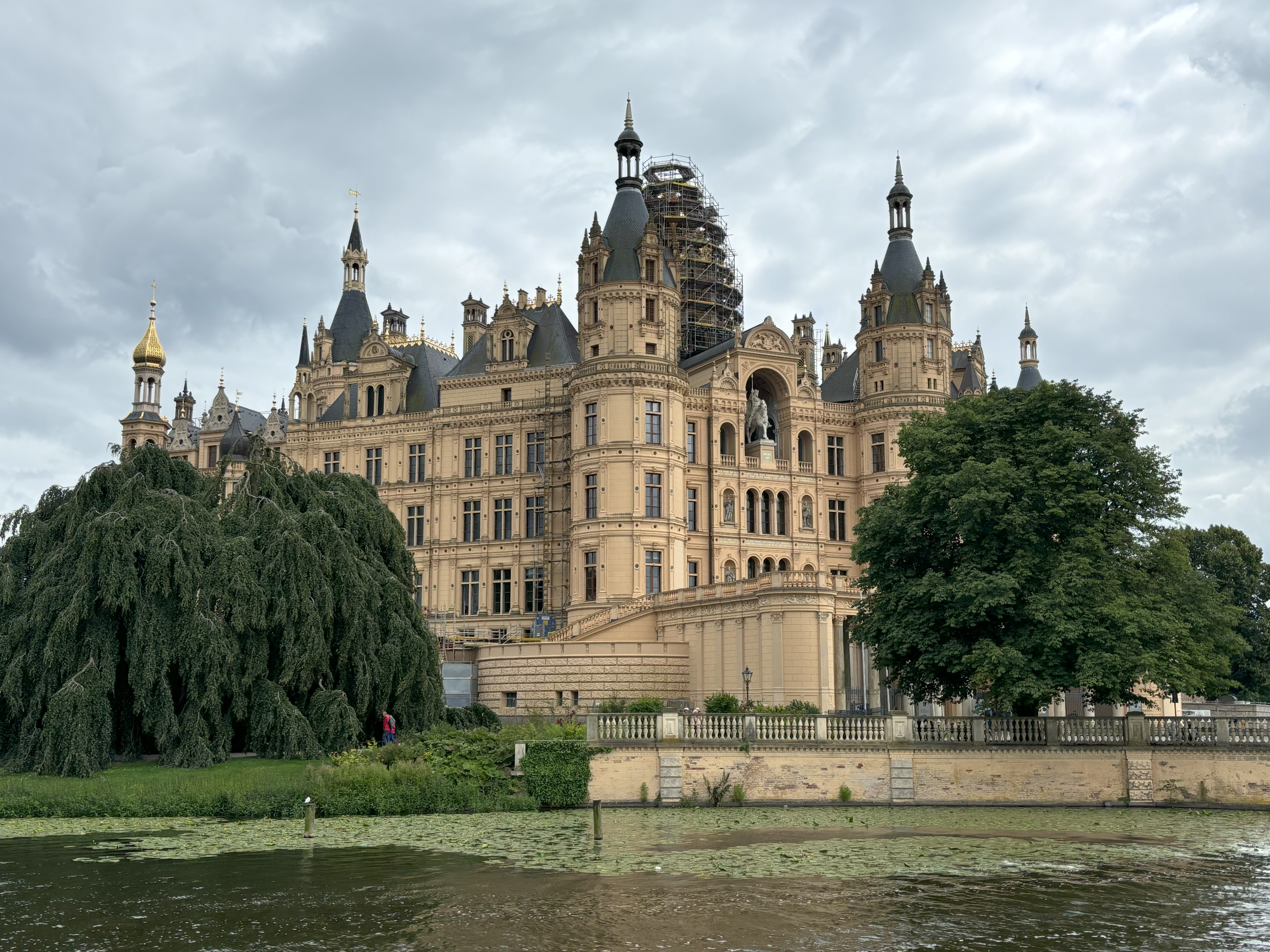 北ドイツの隠れた魅力満載！送迎車で巡るメルヘン街道＆魔女伝説のハルツ＜フンデルトヴァッサーのアートホテル宿泊付き＞現地7日間