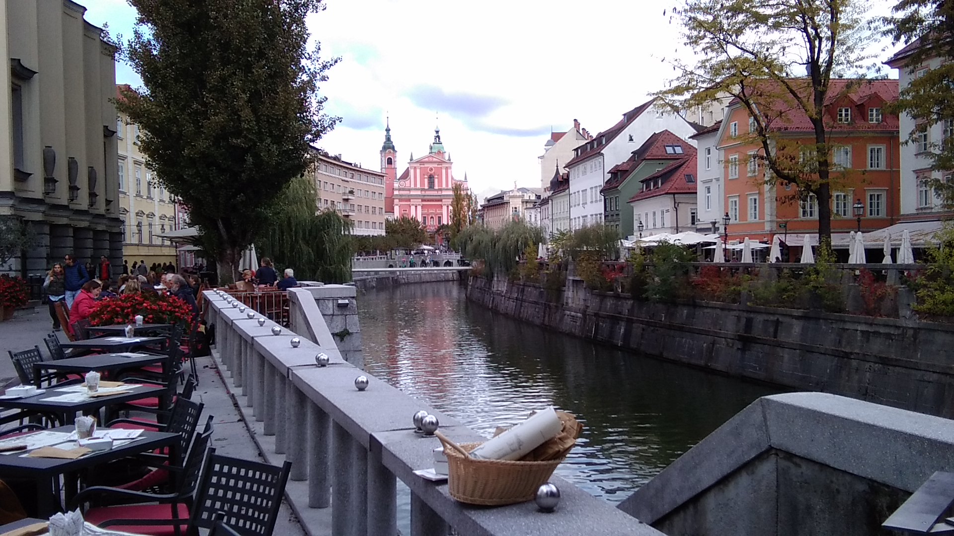 お隣の国の首都・リュブリャナ