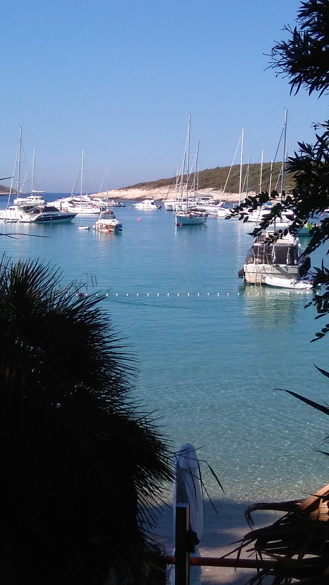 クロアチア・憧れのクルーザーヨット　～お楽しみグッズもお忘れなく！～