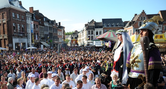 【世界遺産】アトの巨人祭りツアー！