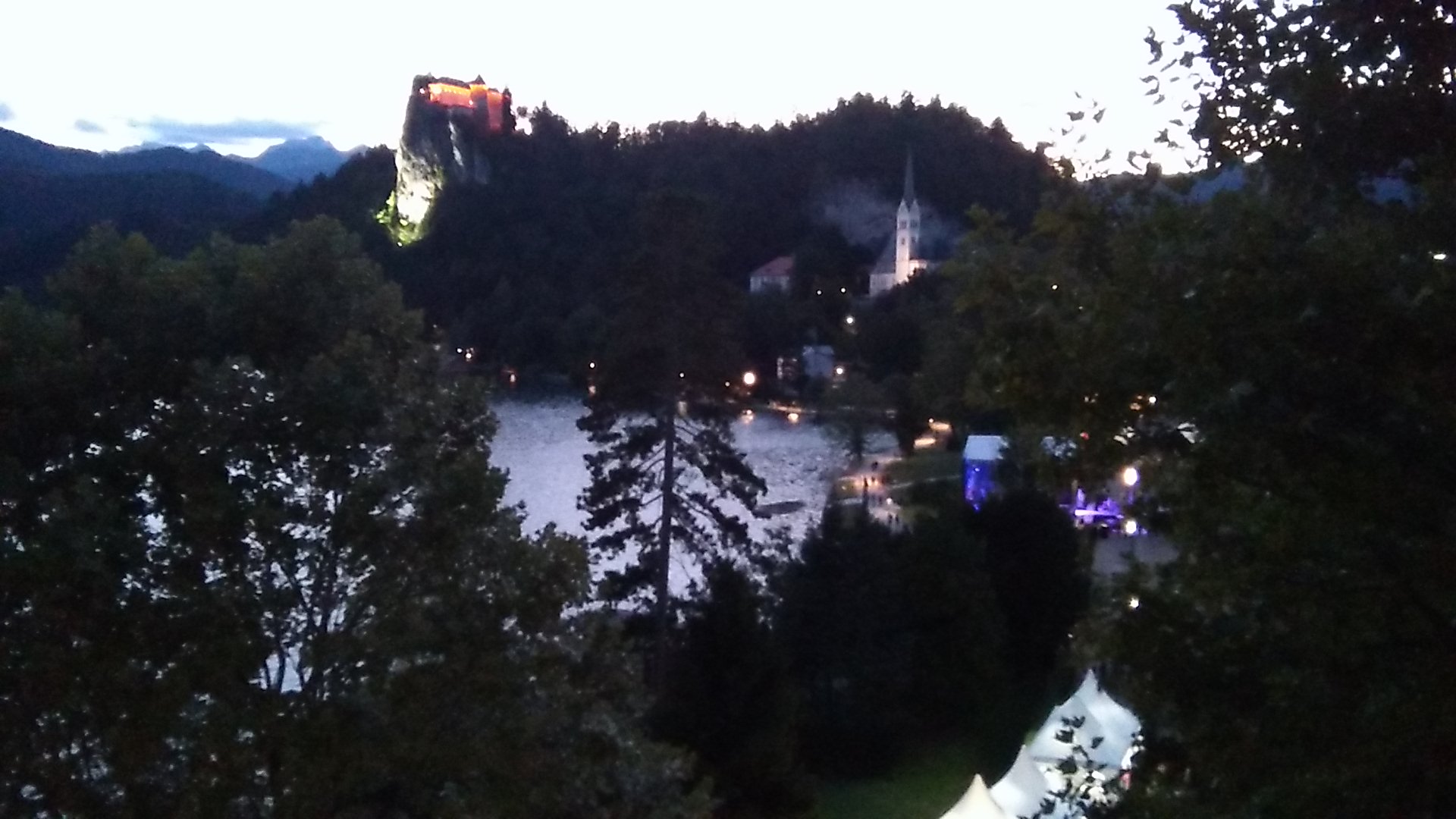 ブレッド湖の夜景