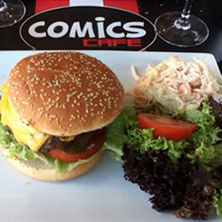 コミックカフェで優雅にランチ