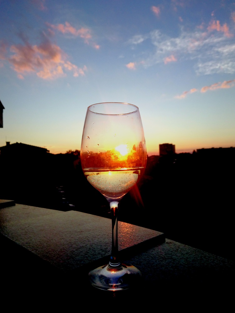 バレンタインデーはワインの日【ブルガリア情報】