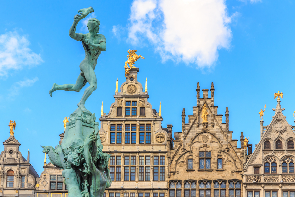 ＊当サイト限定＊ベルギー料理の昼食付き！ブリュッセル＋アントワープ 日帰り観光