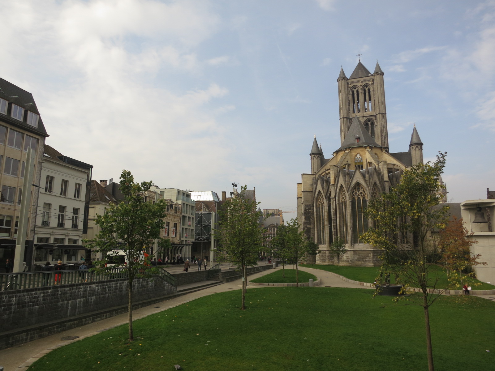 ＊当サイト限定＊ベルギー料理の昼食付き！ゲント＋アントワープ　　日帰り観光