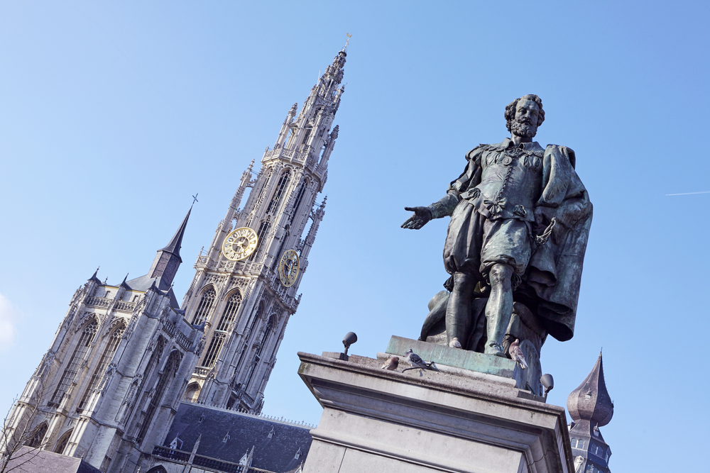 “フランダースの犬の舞台”アントワープ＆ホーボーケンとブルージュで運河クルーズ体験＜日帰りツアー＞