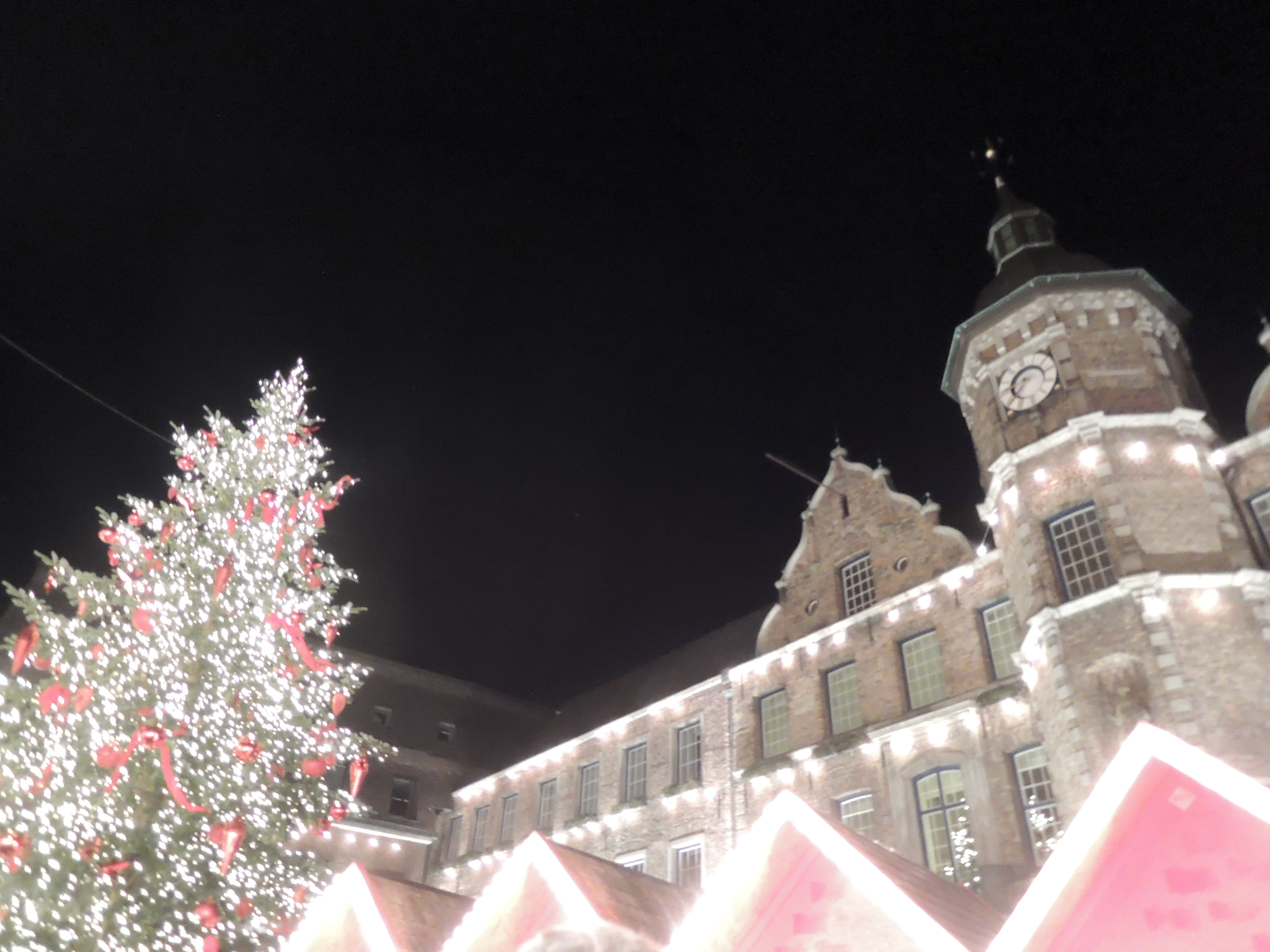 ☆隣国ドイツ・デュッセルドルフのクリスマスマーケットの様子☆