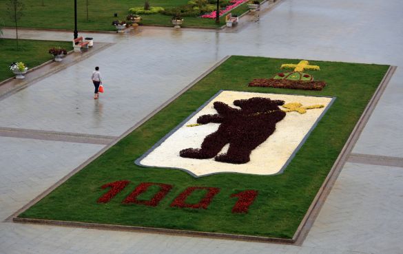 【黄金の環】ヤロスラヴリと熊