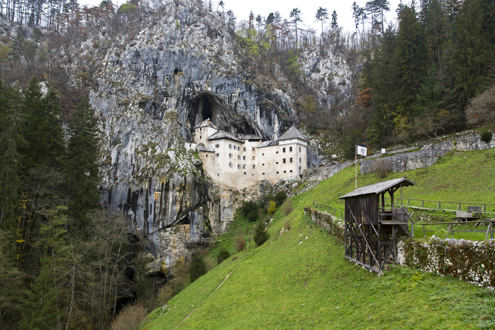 ヨーロッパ最大級のカルスト鍾乳洞・ポストイナ鍾乳洞